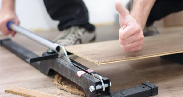 Conseils pour couper du parquet stratifié déjà posé